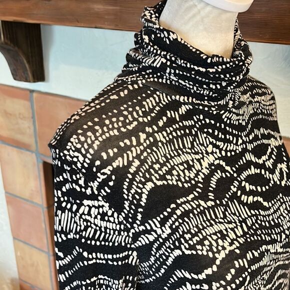 Anthropologie Black and Cream Maeve Stretch Turtleneck Swing Dress, SP! - Picture 5 of 10